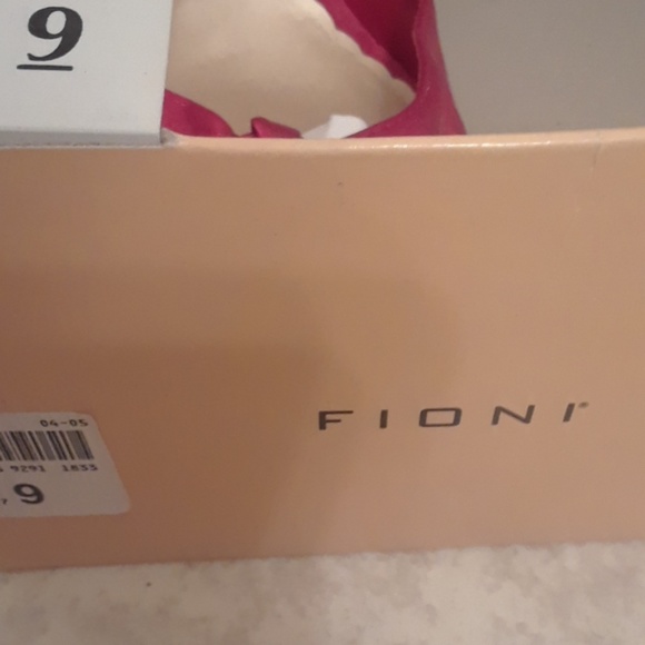 Fioni Red Lexington Shoes - Picture 5 of 5